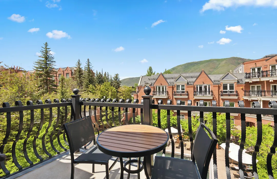 The Aspen Mountain Residences-1