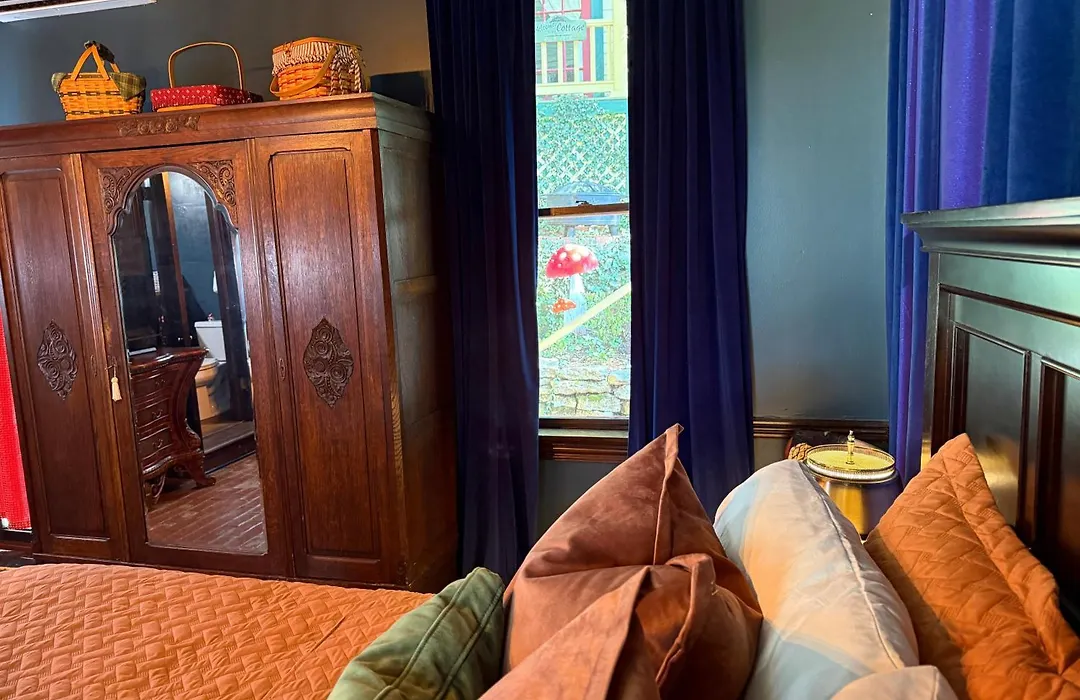 The 1883 Peabody House Bed & Breakfast-1