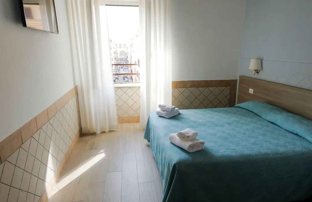 Square Inn-1