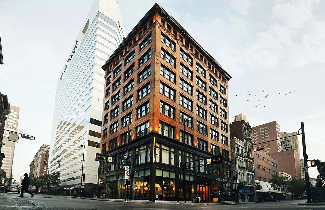 Kinley Cincinnati Downtown, A Tribute Portfolio Hotel-1