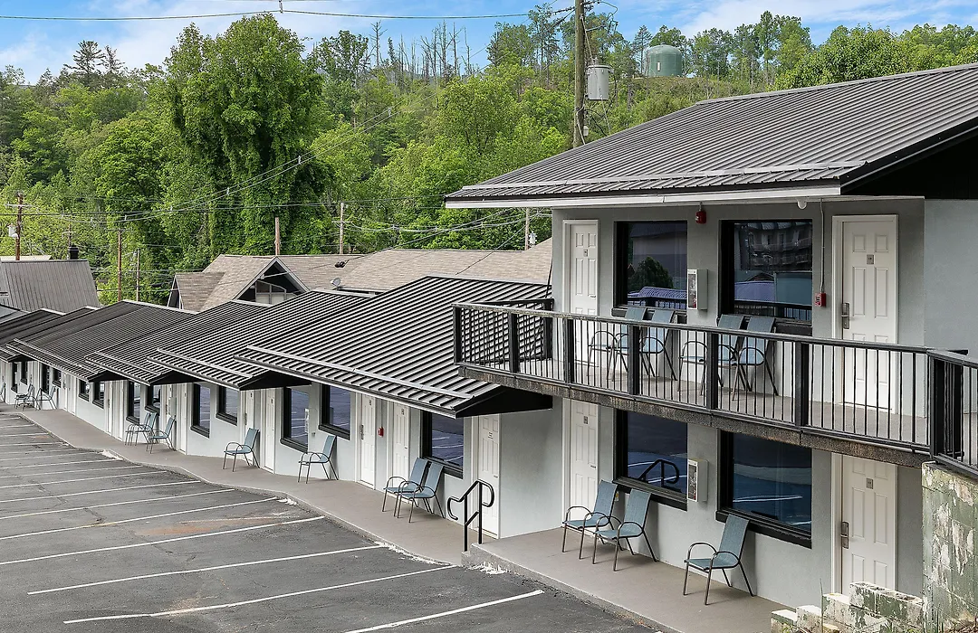 Gatlinburg Mountain Inn-1