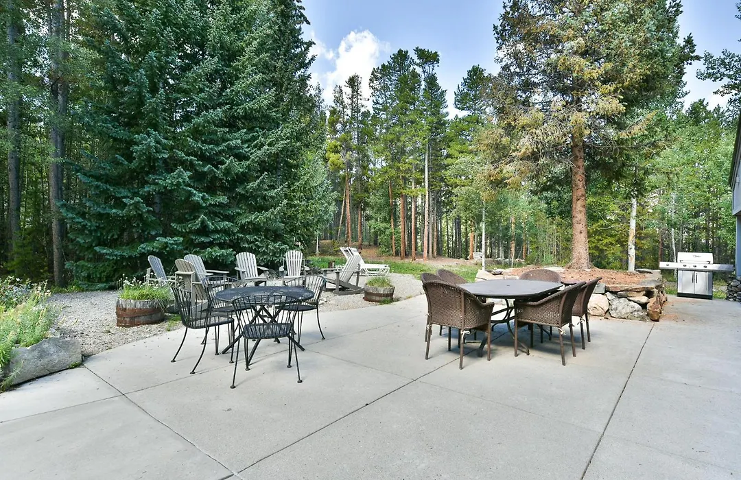 Ski Racquet Club Condo: Fantastic Views, Beautifully Remodeled-1