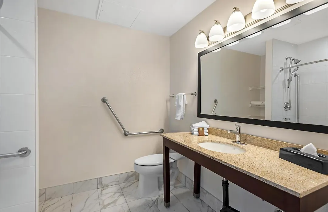Best Western Plus Suites Downtown Calgary-1