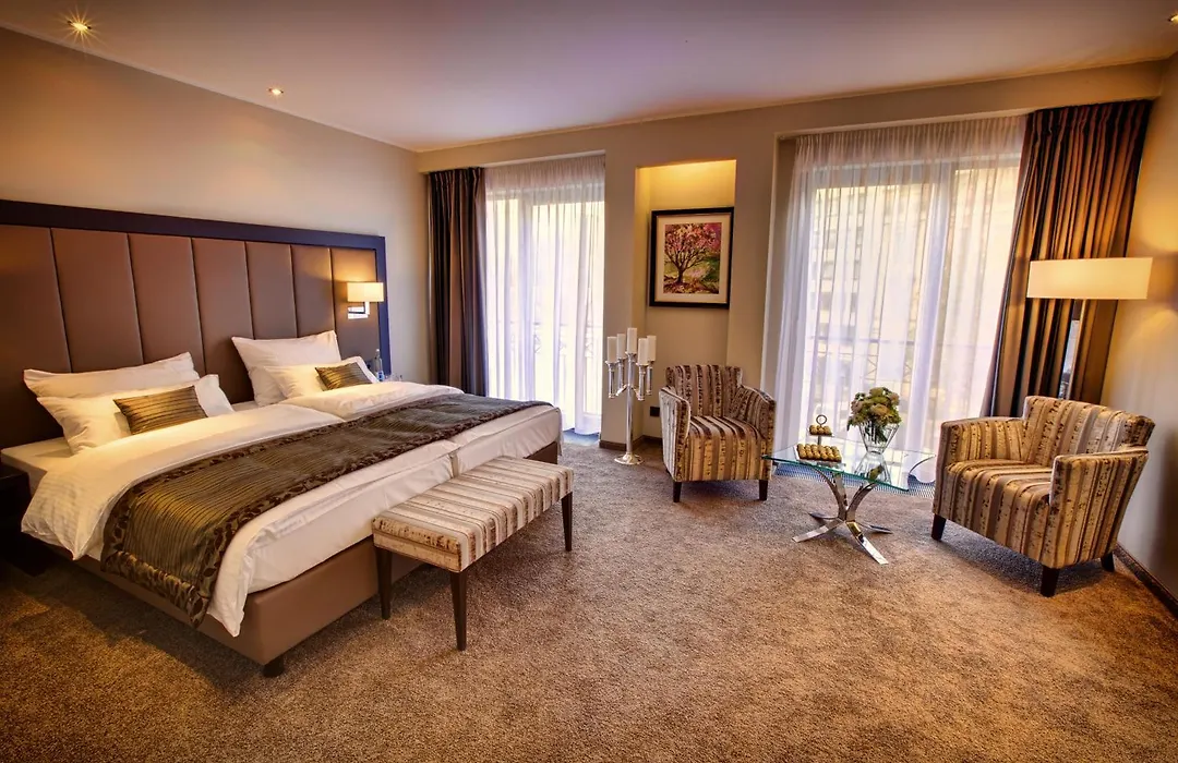 Favor Hotel Koenigsallee-1