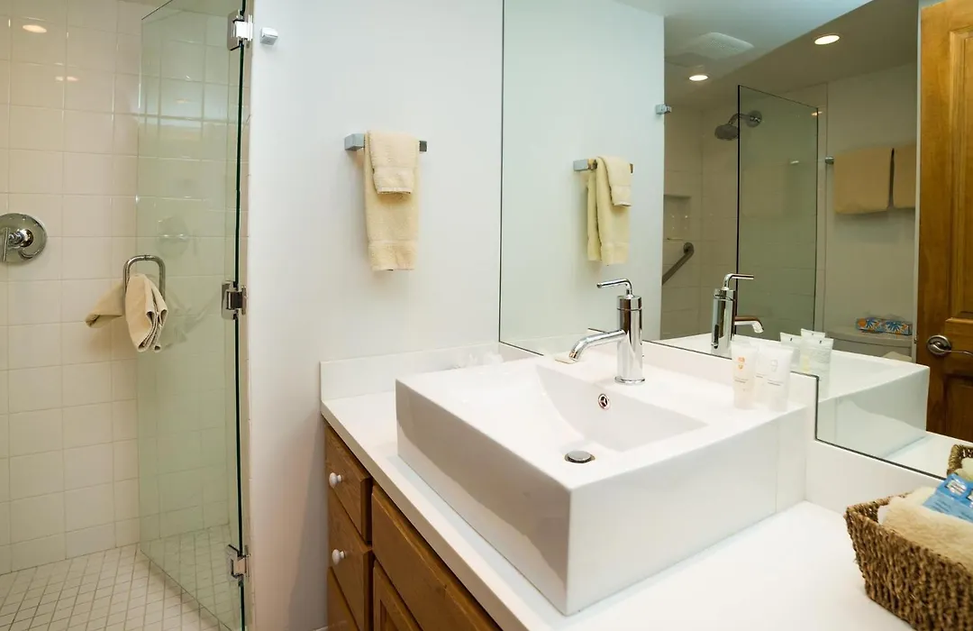 Lift One Condominiums - 1, 2, 3 Bedroom Units Adjacent To Downtown Aspen-1