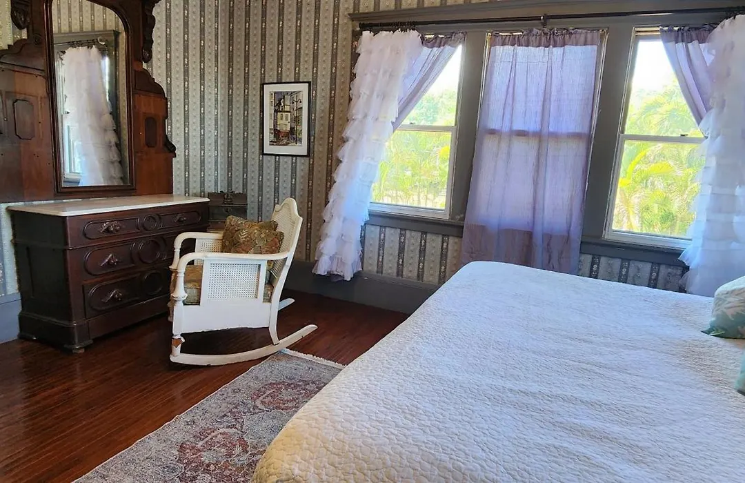 Manoa Valley Inn-1