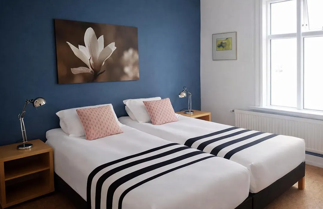 Refurinn Reykjavik Guesthouse-1