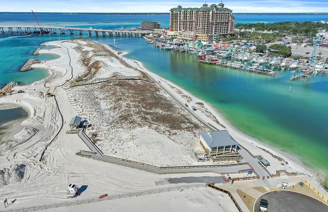 Dolphin Point #406C-1