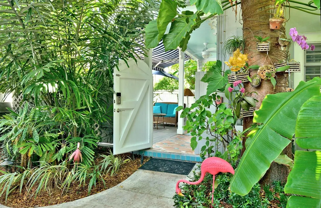 Center Court-Boutique Old Town Lodging-1
