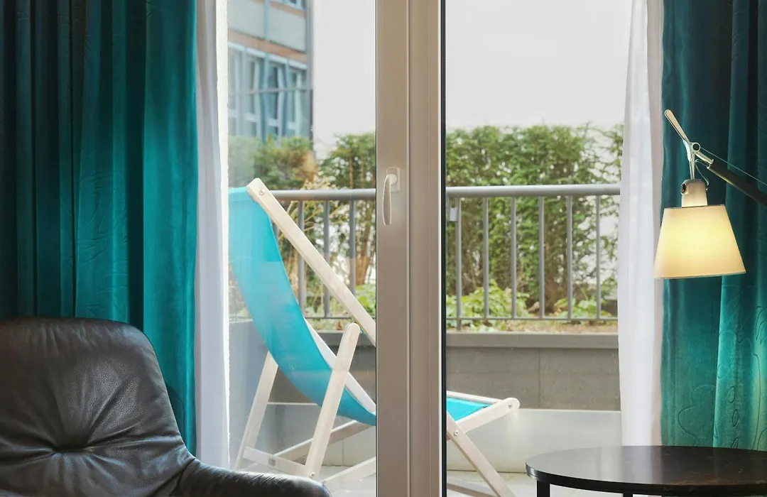Motel One Frankfurt-Roemer-1