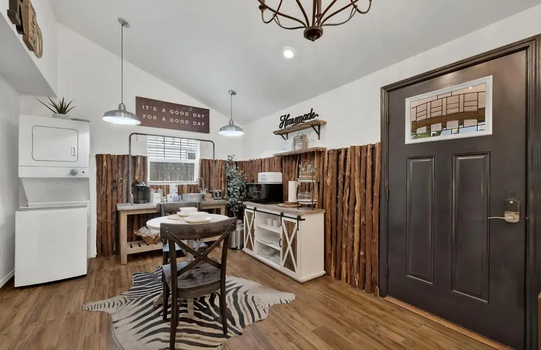 Poplar Place Soho With Hot Tub - 6 Blks To Main St-1