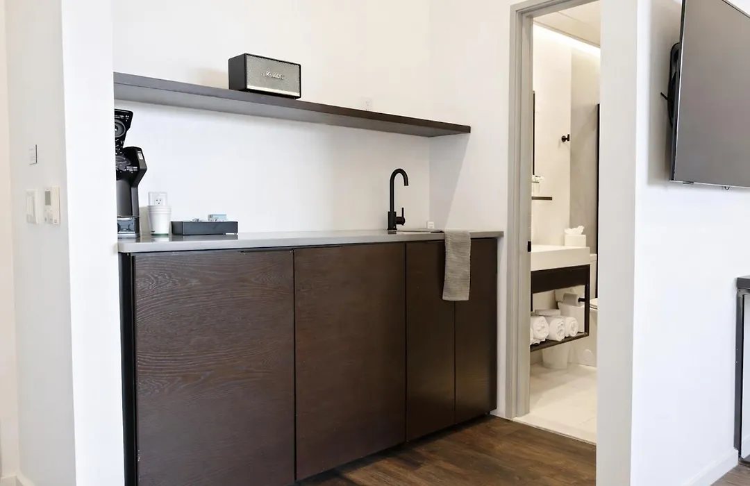 Sosuite At The Queen - Queen Village-1