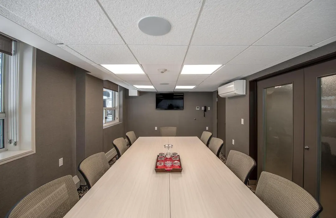 Coast Calgary Downtown Hotel & Suites By Apa-1