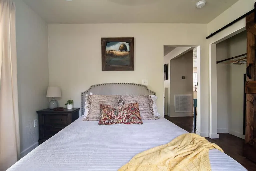 Southern Charm - Near Main With Hot Tub-1