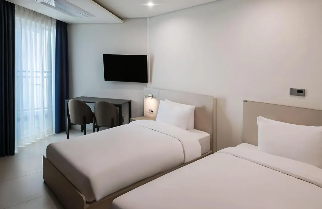 Hotel The Botanik Sewoon Myeongdong-1