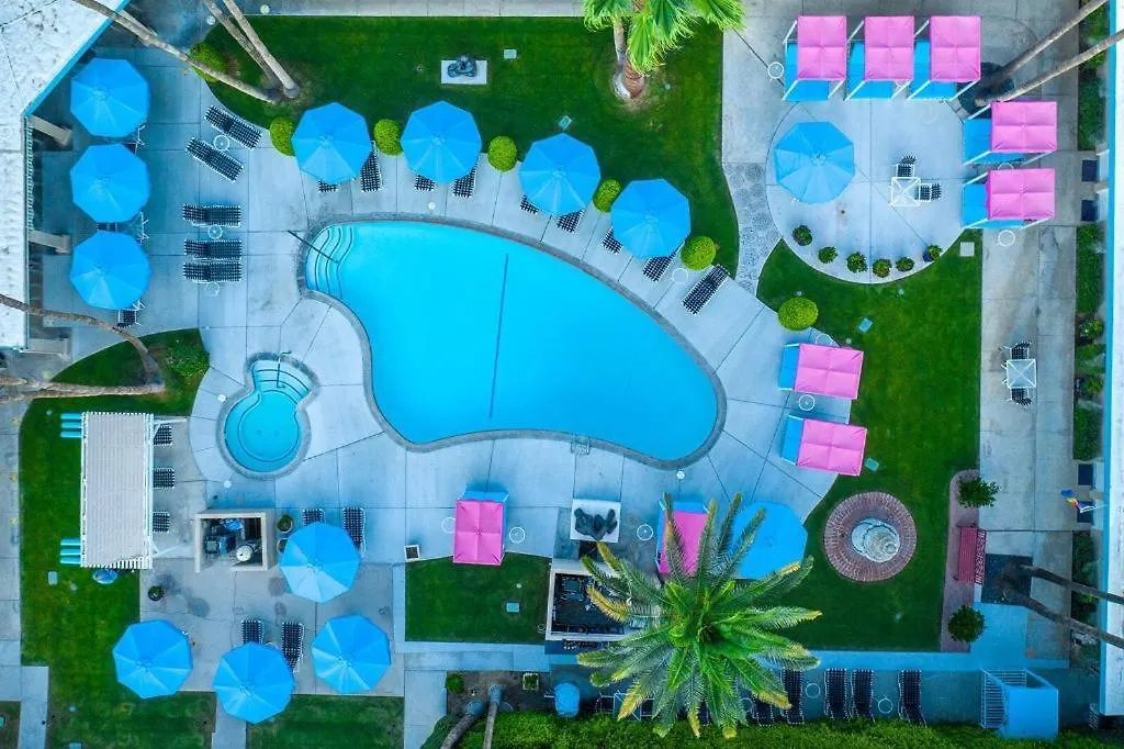 Inndulge Iconic Gay Men'S Resort-1