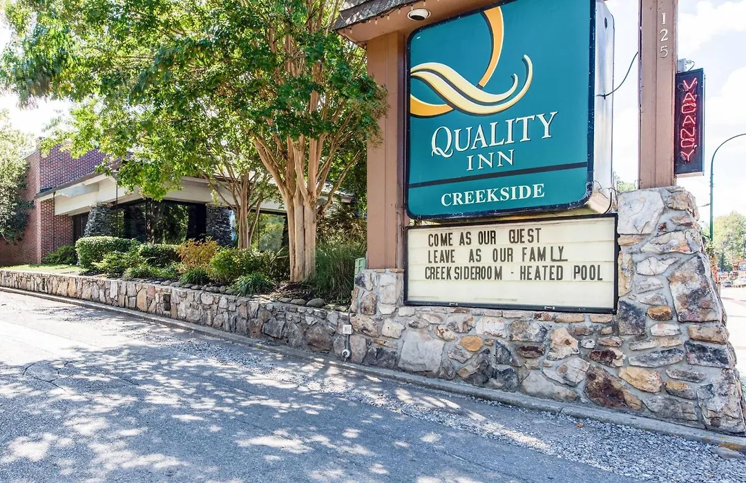 Quality Inn Creekside - Downtown Gatlinburg-1