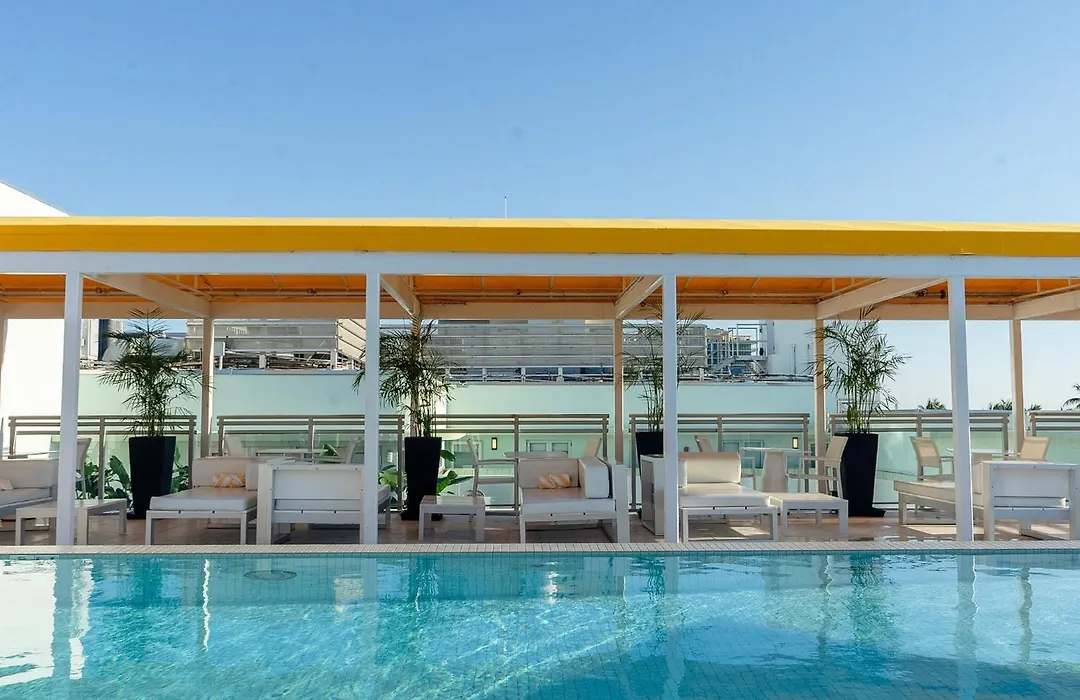 Leslie Hotel Ocean Drive-1
