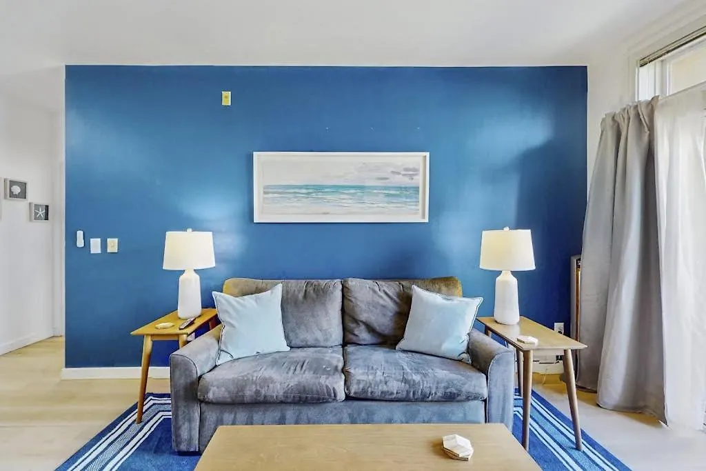 Sapphire Of Belltown Court-1