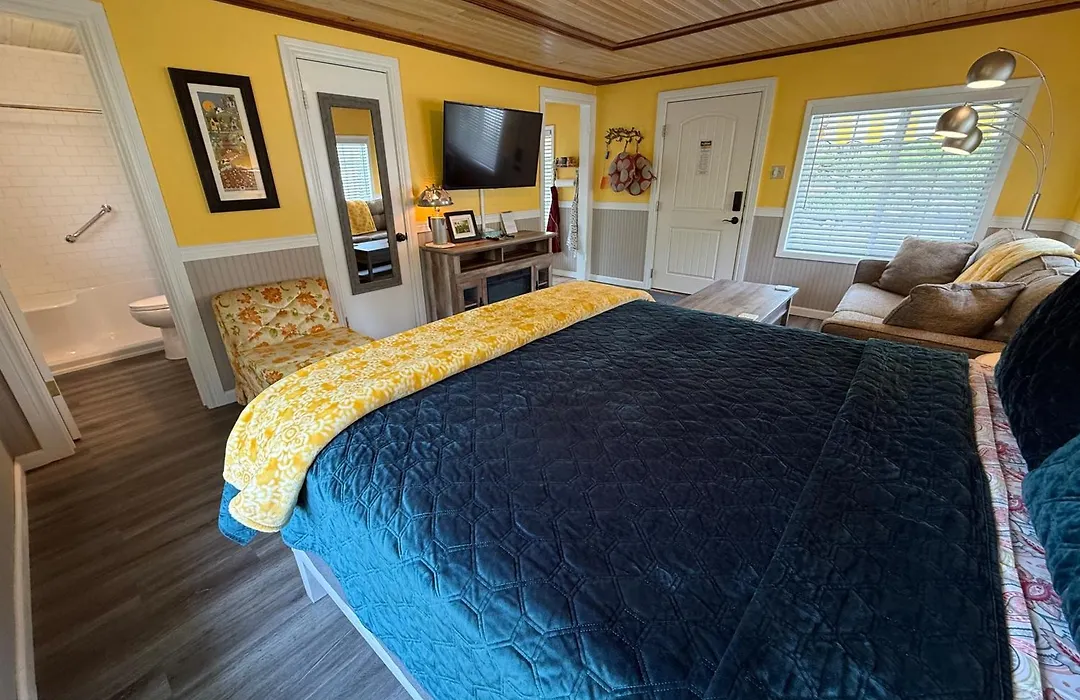 Sherwood Court Cottages & Guest Rooms-1