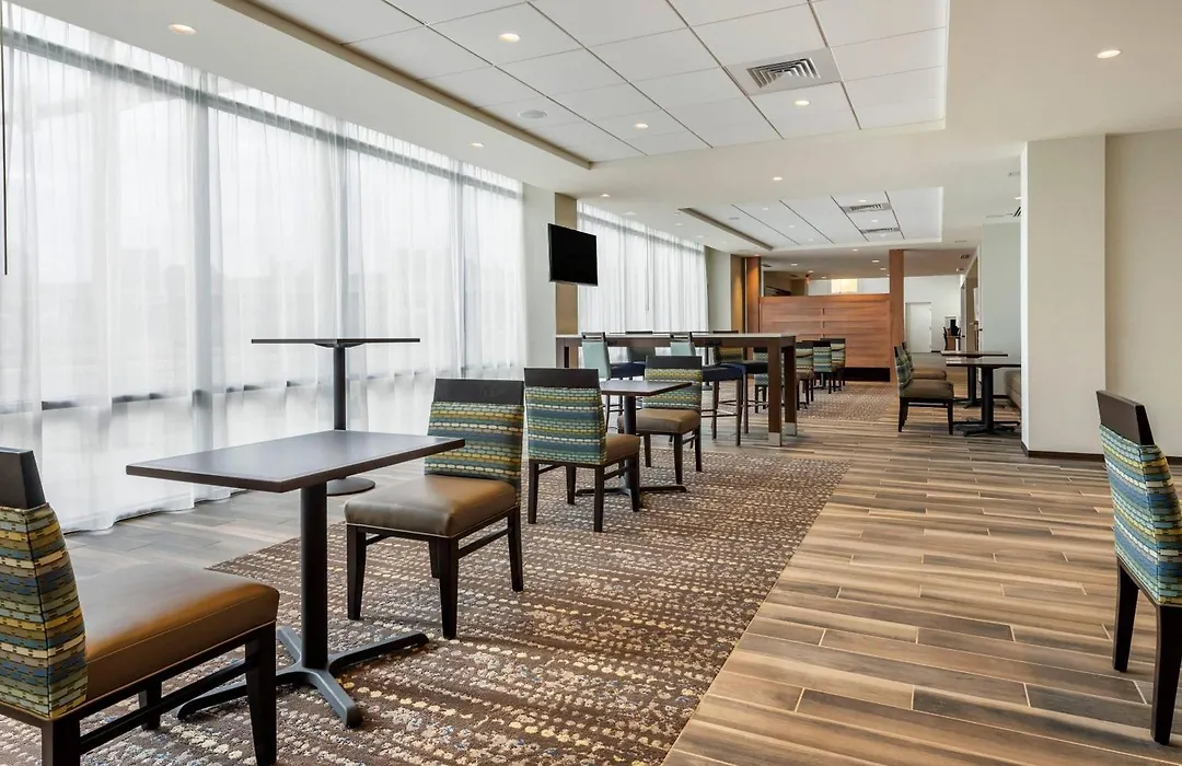 Comfort Inn & Suites Pittsburgh-Northshore-1