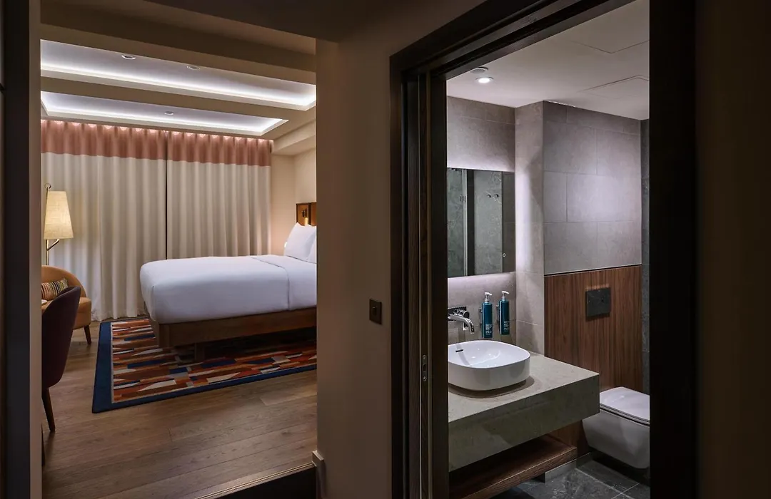 Doubletree By Hilton London - West End-1
