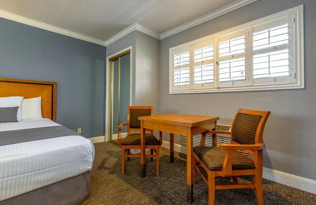 Soma Park Inn-1