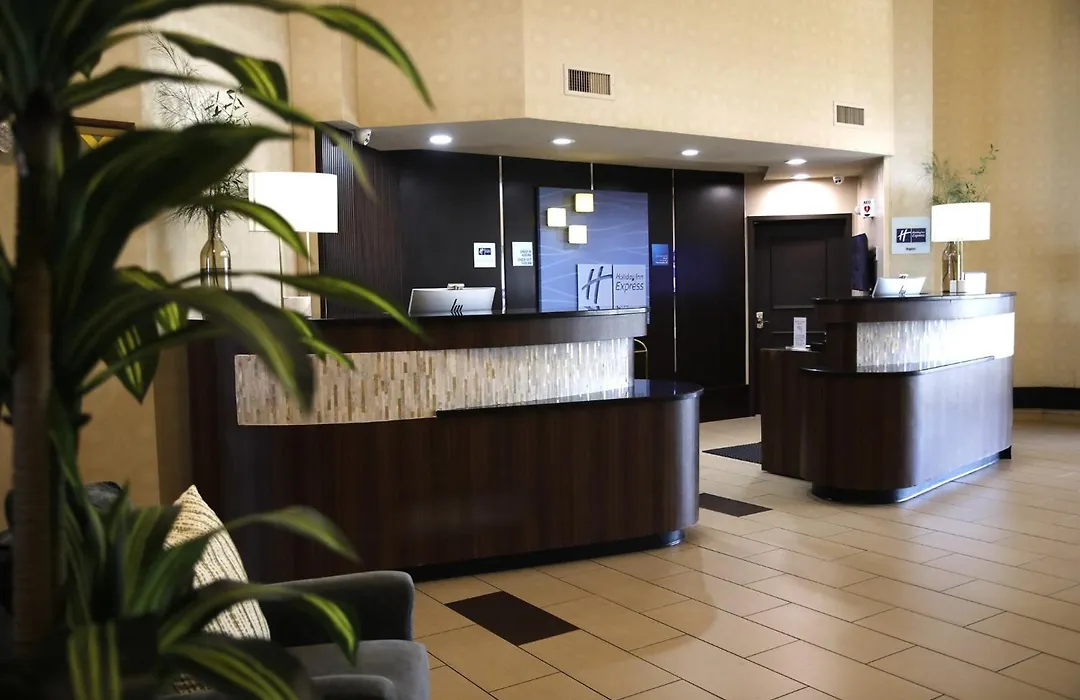 Holiday Inn Express & Suites Naples Downtown - 5Th Avenue By Ihg-1