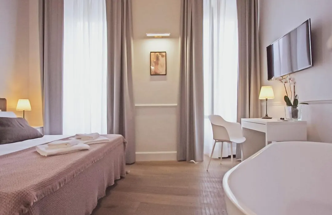Gemini Suites Navona-1