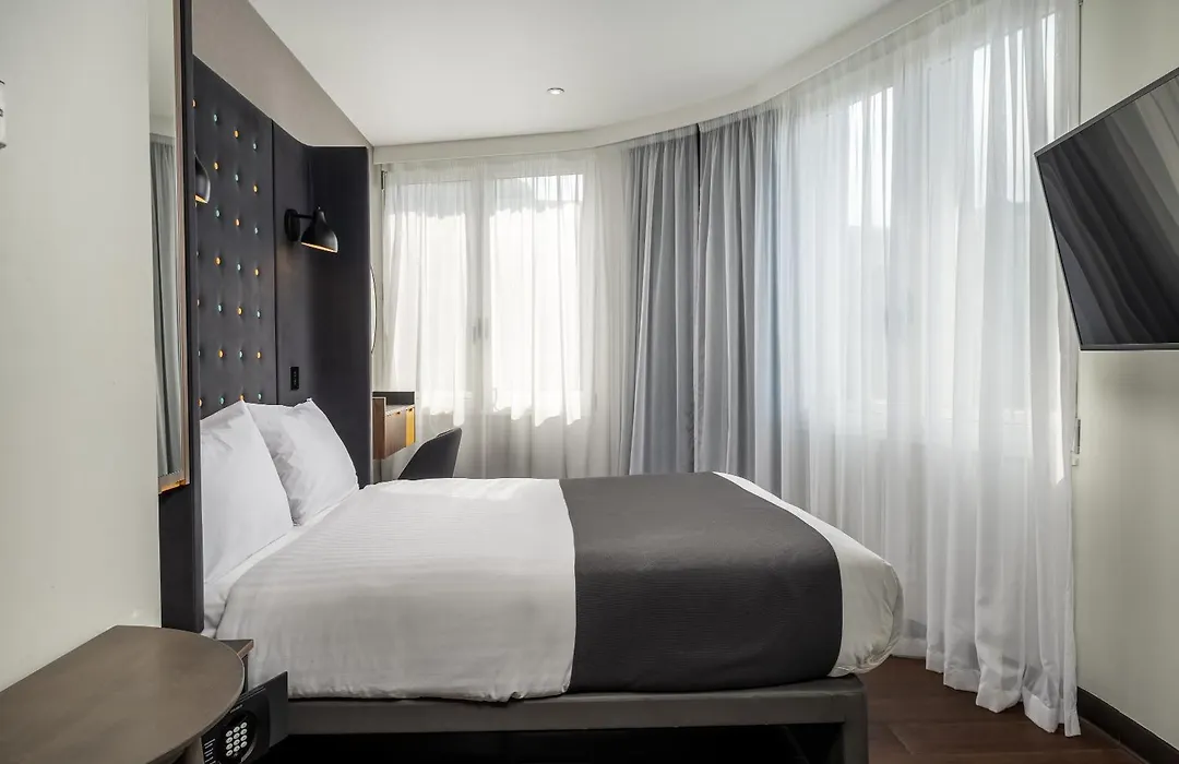 Point A Hotel Edinburgh Haymarket-1