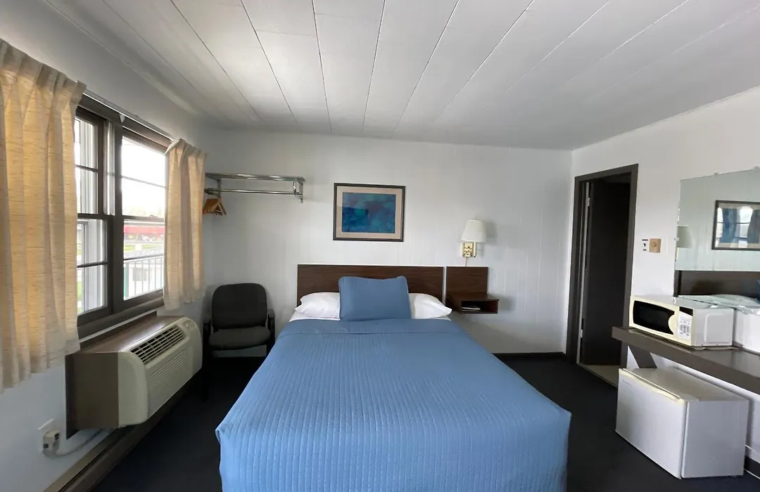 Colonial Motel-1