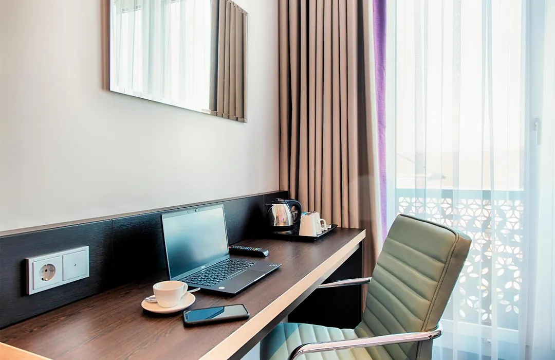 Premier Inn Frankfurt City Centre-1