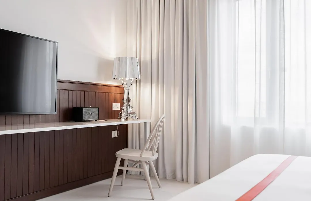 Ruby Molly Hotel Dublin By Ihg-1