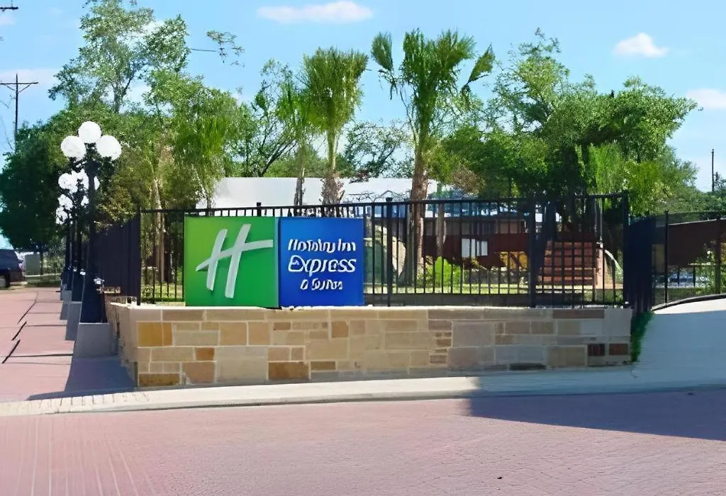 Holiday Inn Express & Suites Fredericksburg By Ihg-1