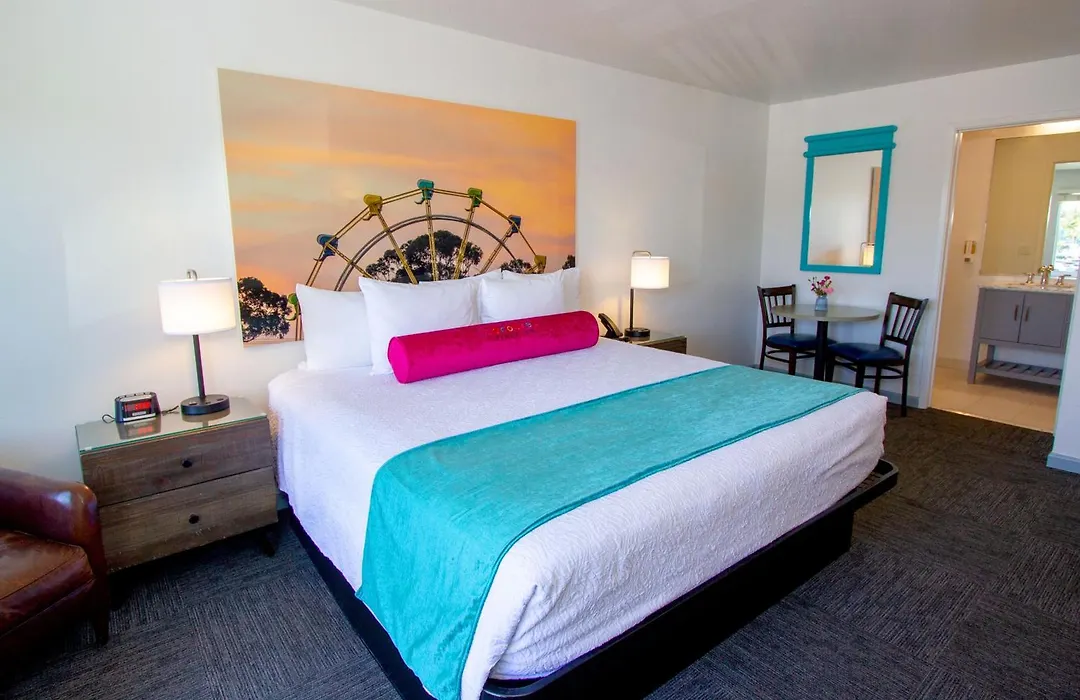 Carousel Beach Inn-1