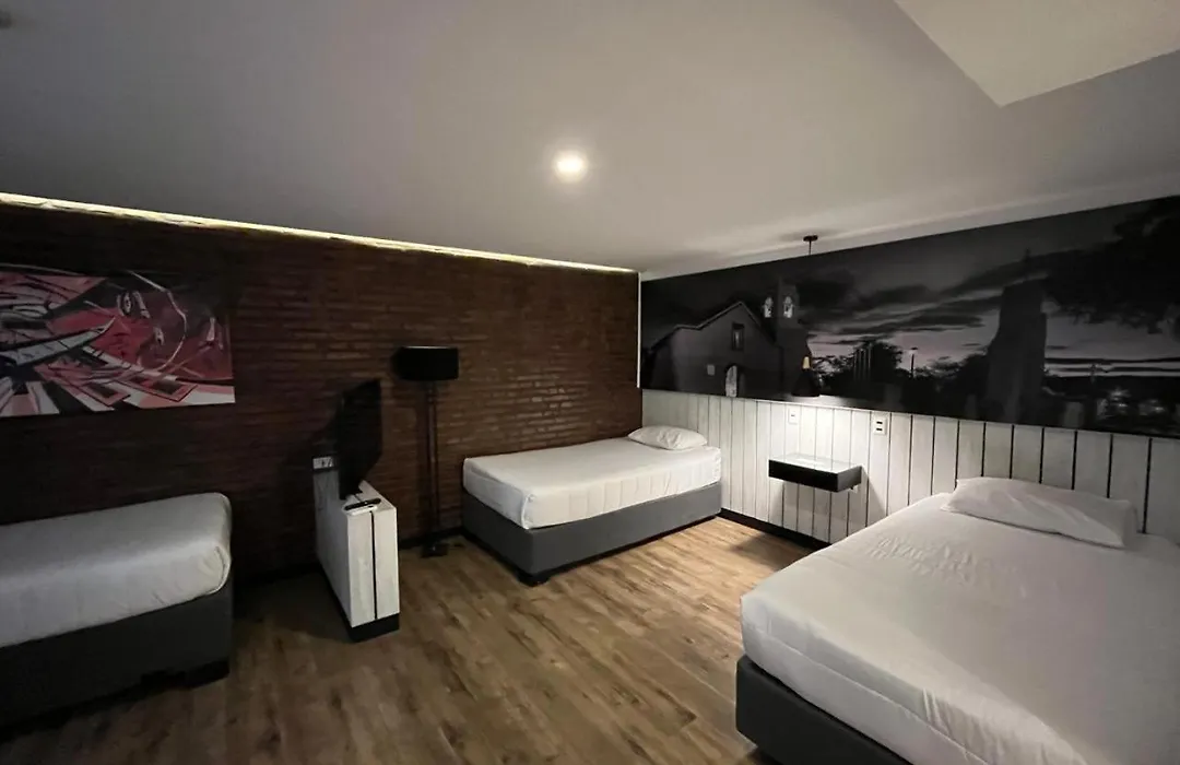 Hostal Boutique Black Cat-1