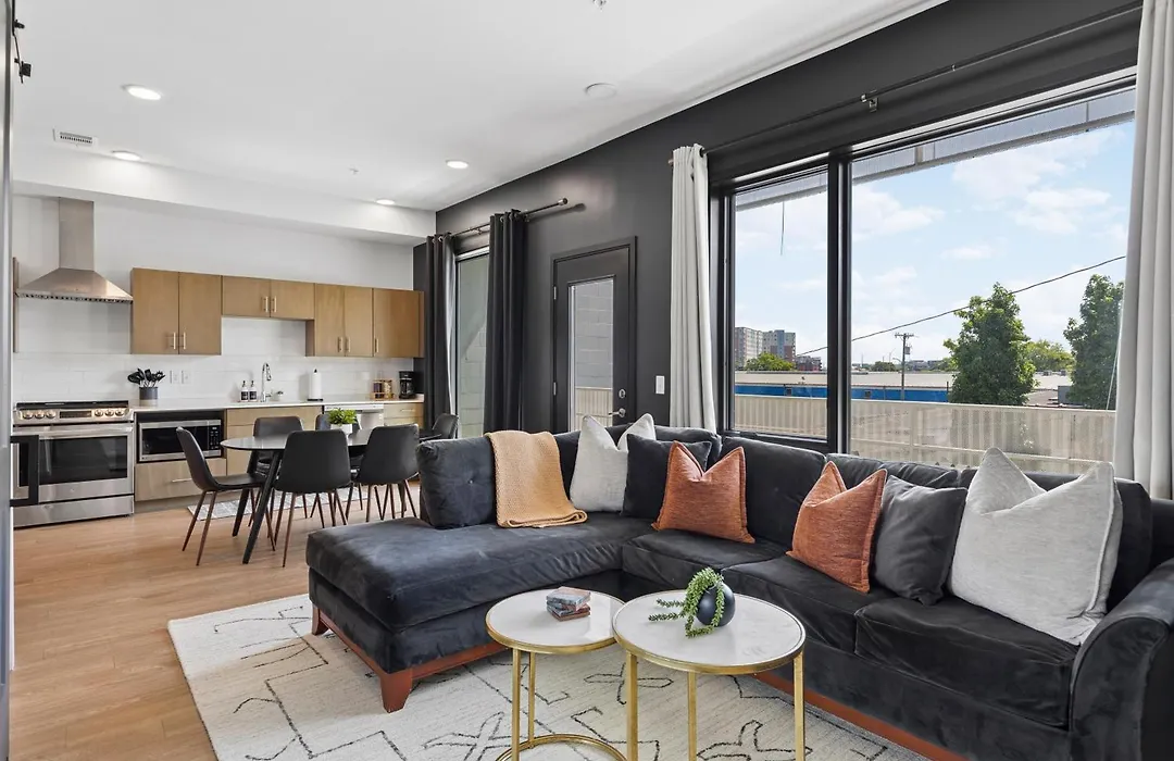 Gulch Condo With Pool Gym Private Patio & Garage-1