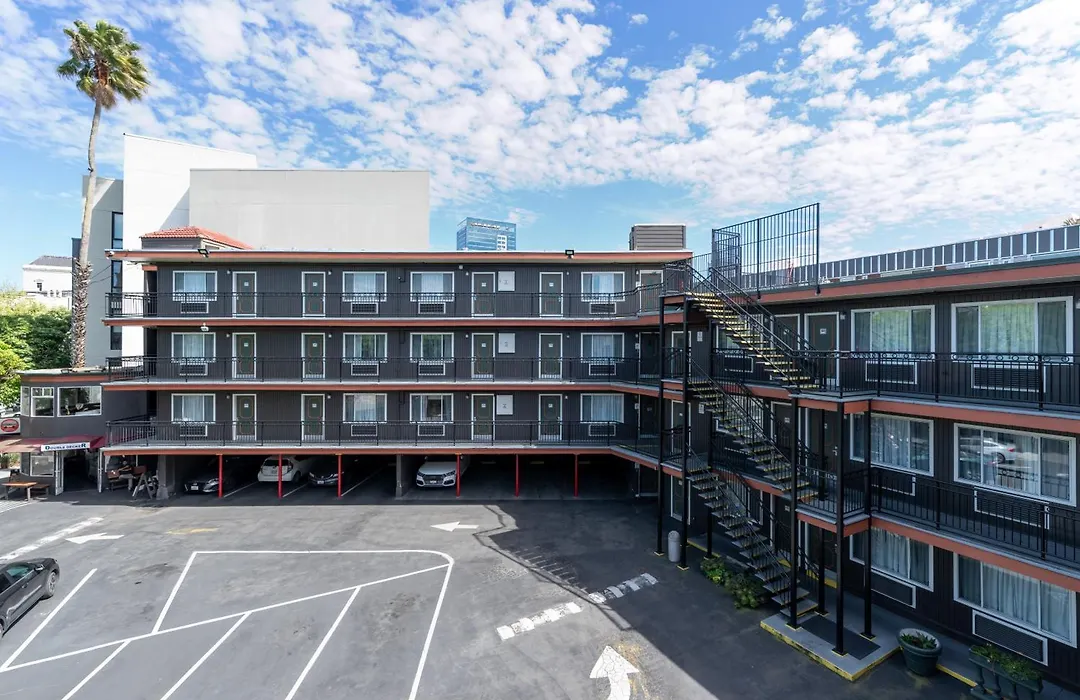 Symphony Inn-1