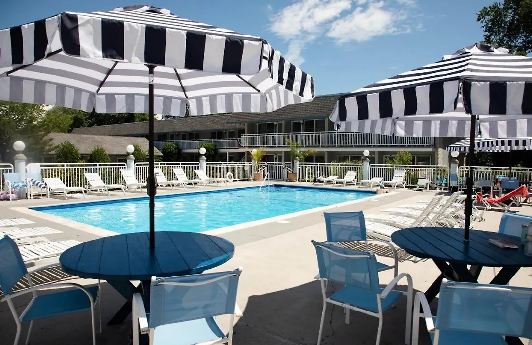 Cape Harbor Motor Inn-1
