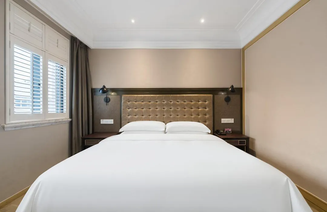 Jinjiang Metropolo Hotel Classic Nanjing Road-1