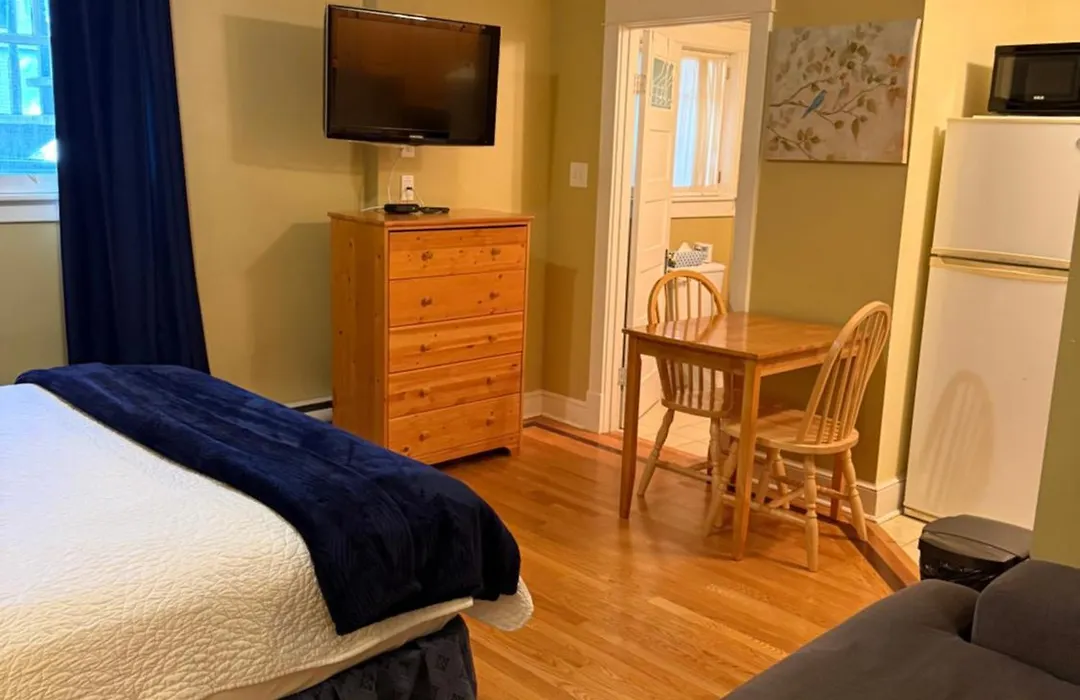 Midstream Manor Unit 1, Studio-1