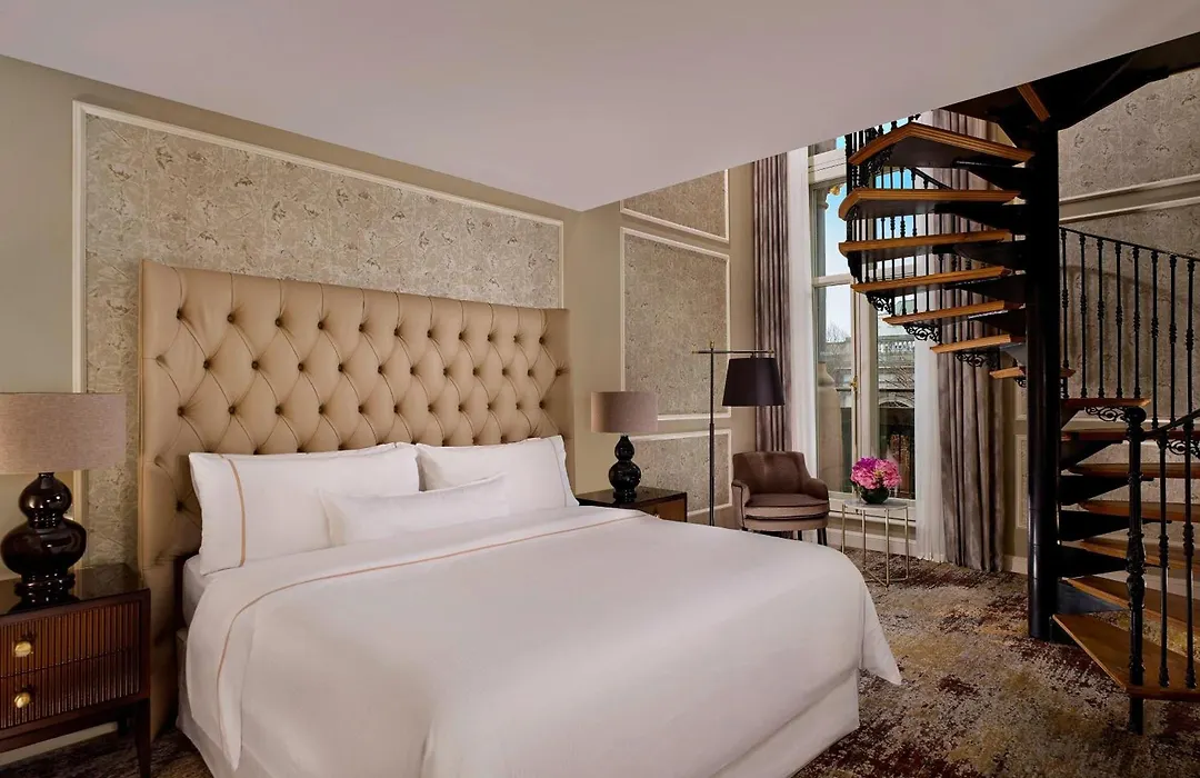 The College Green Dublin Hotel, Autograph Collection-1