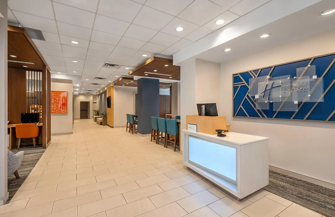 Holiday Inn Express Toronto Downtown By Ihg-1