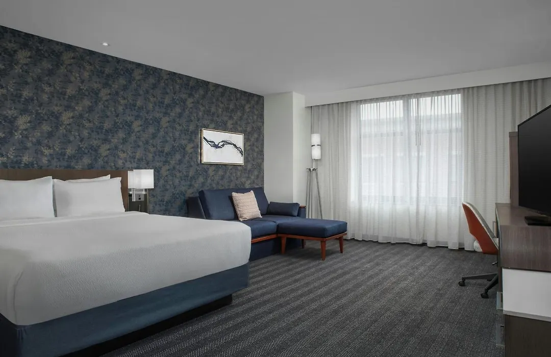 Courtyard By Marriott Richmond Downtown-1