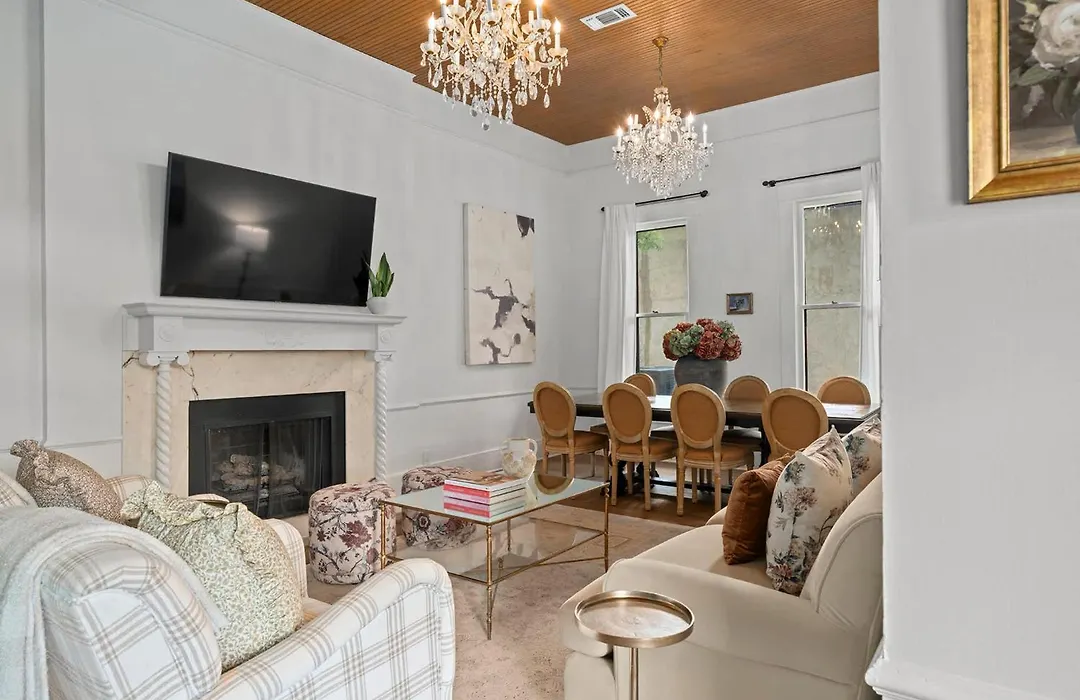 Rosewood On Main, Pool, Hot Tub, Firepit!-1