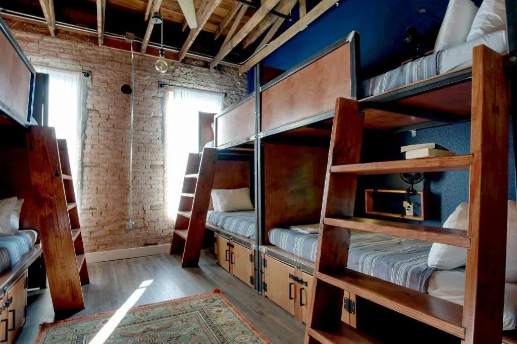 Deep Ellum Hostel - Adults Only-1