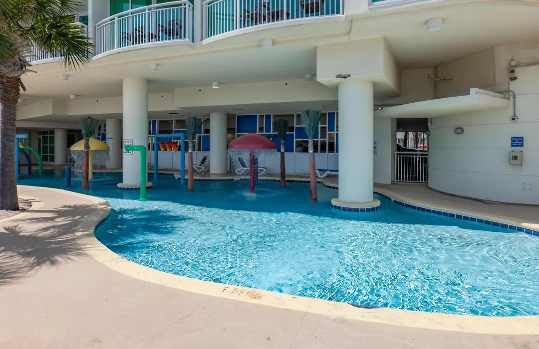 1 Bedroom Oceanview Penthouse At Sandy Beach! 1905-1