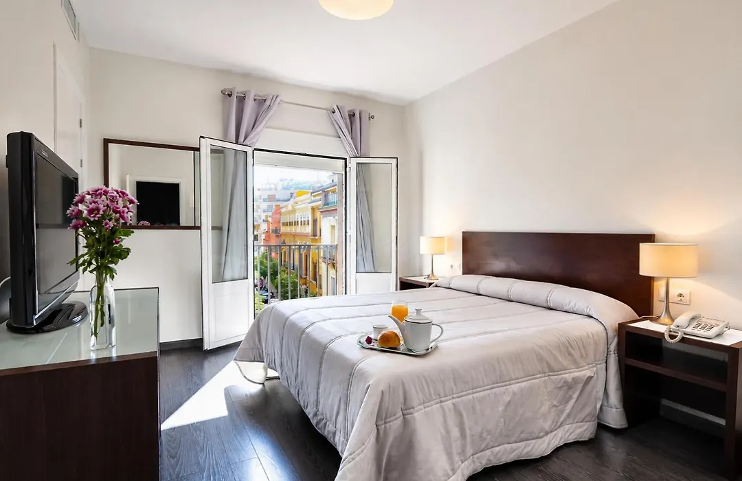 Hotel Madrid De Sevilla By Shs-1