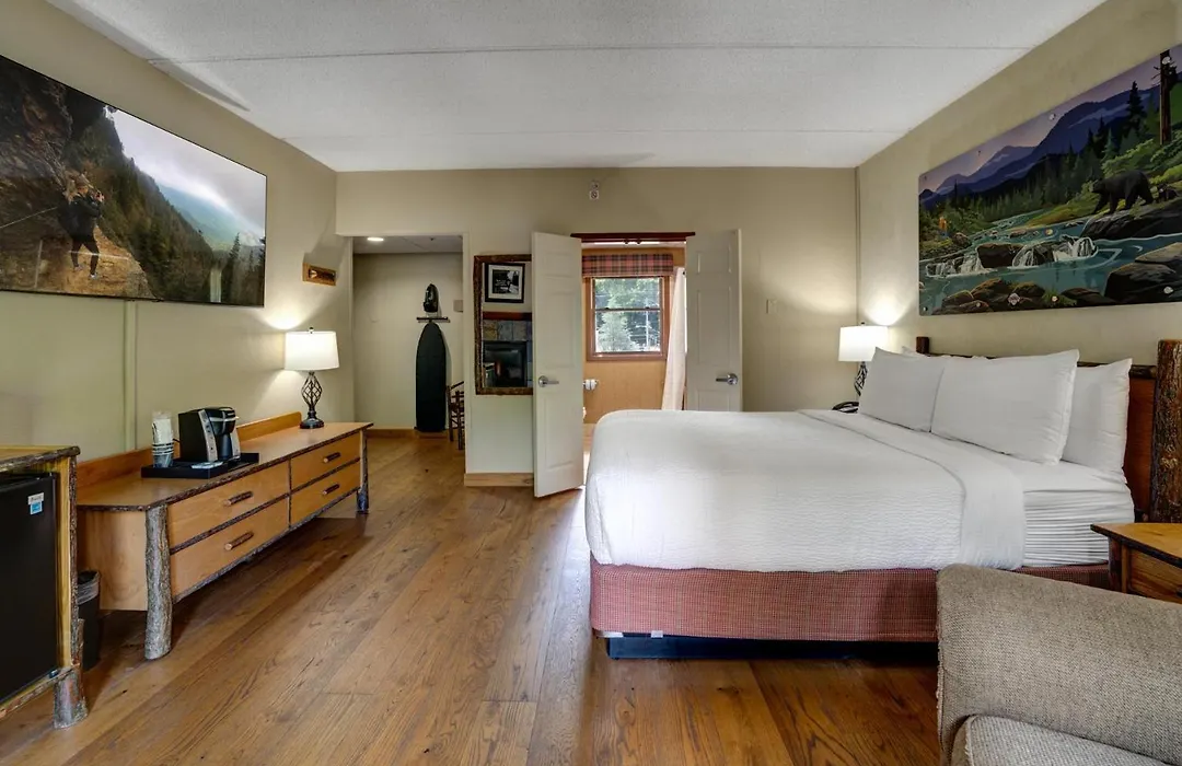 Bearskin Lodge On The River-1