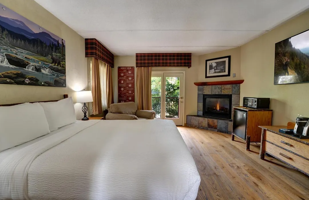 Bearskin Lodge On The River-1